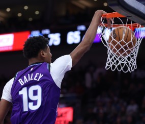 半岛体育官网登录-【菜鸟】贝利25分6板 弗拉格21分11板 科比·桑德斯11分&amp;三分4中3